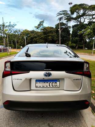 TOYOTA-PRIUS-2019