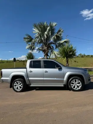 VOLKSWAGEN AMAROK 3.0 V6 TDI DIESEL HIGHLINE CD 4MOTION AUTOMÁTICO VOLKSWAGEN AMAROK 3.0 V6 TDI DIESEL HIGHLINE CD 4MOTION AUTOMÁTICO