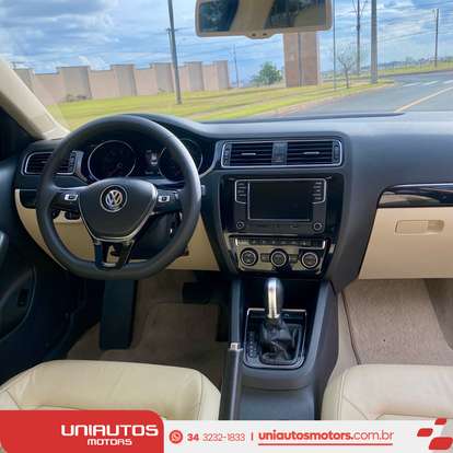 VOLKSWAGEN-JETTA-2014