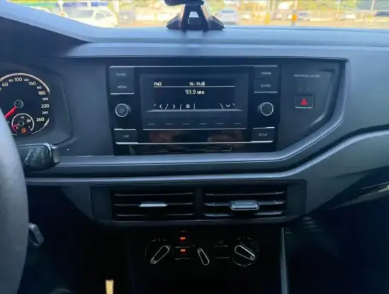 VOLKSWAGEN-POLO-2020