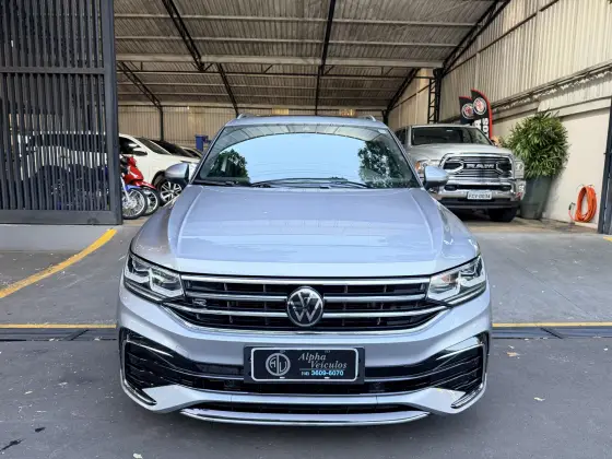VOLKSWAGEN TIGUAN 2.0 300 TSI GASOLINA ALLSPACE R-LINE AUTOMÁTICO VOLKSWAGEN TIGUAN 2.0 300 TSI GASOLINA ALLSPACE R-LINE AUTOMÁTICO