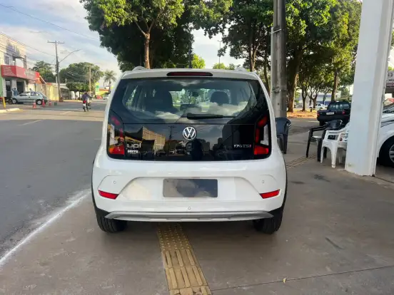 VOLKSWAGEN-UP-2019