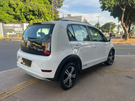 VOLKSWAGEN-UP-1.0 170 TSI TOTAL FLEX XTREME 4P MANUAL VOLKSWAGEN-UP-2019