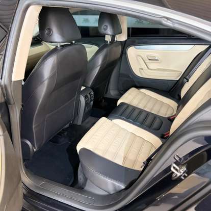 VOLKSWAGEN-PASSAT-2010