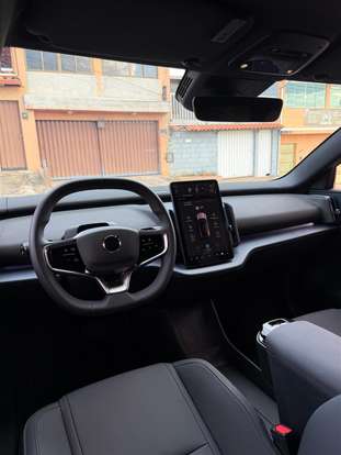 VOLVO-EX30-2024