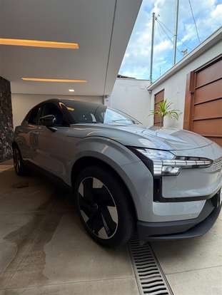 VOLVO-EX30-2024
