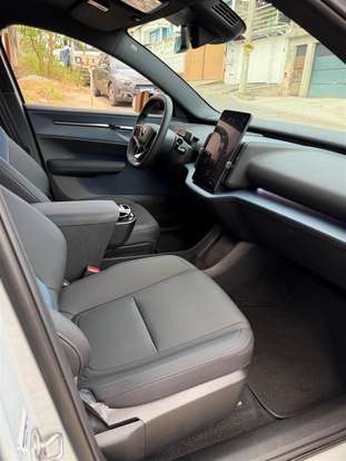 VOLVO-EX30-2024