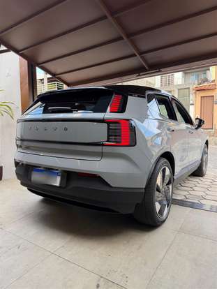 VOLVO-EX30-2024