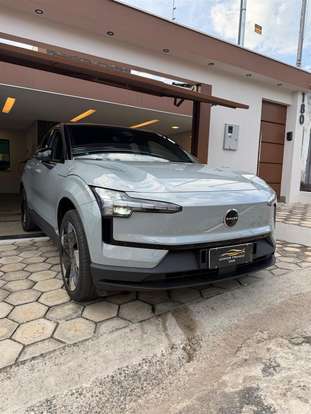 VOLVO-EX30-2024