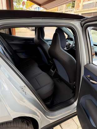 VOLVO-EX30-2024