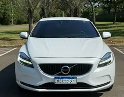 VOLVO V40 2.0 T4 MOMENTUM GASOLINA 4P AUTOMÁTICO VOLVO V40 2.0 T4 MOMENTUM GASOLINA 4P AUTOMÁTICO