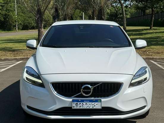 VOLVO-V40-2.0 T4 MOMENTUM GASOLINA 4P AUTOMÁTICO VOLVO-V40-2017