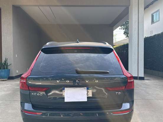 VOLVO-XC60-2.0 T5 GASOLINA MOMENTUM AWD GEARTRONIC VOLVO-XC60-2018