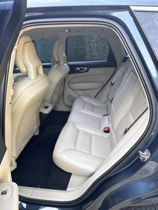 VOLVO-XC60-2018