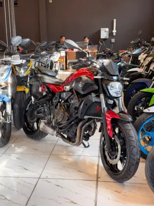 YAMAHA MT-07 ABS YAMAHA MT-07 ABS