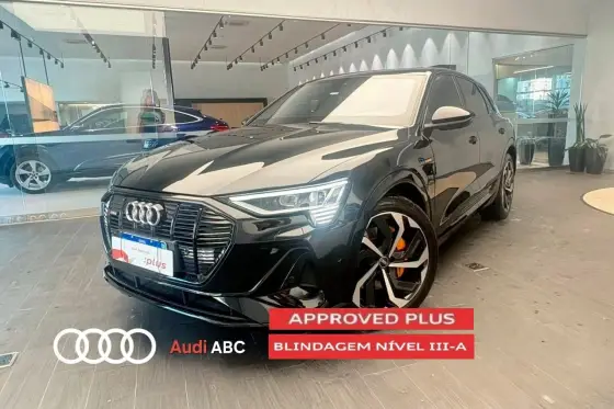 AUDI E-TRON ELÉTRICO PERFORMANCE BLACK QUATTRO AUDI E-TRON ELÉTRICO PERFORMANCE BLACK QUATTRO