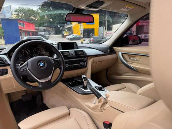 BMW-320i-2016