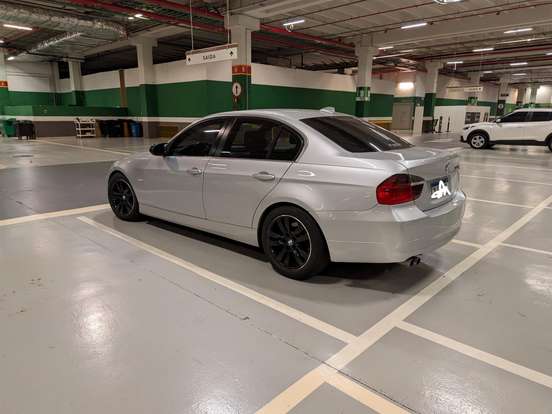 BMW-325i-2007