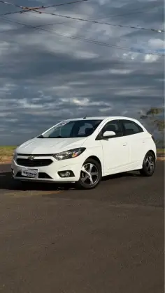 CHEVROLET ONIX 1.4 MPFI LTZ 8V FLEX 4P AUTOMÁTICO CHEVROLET ONIX 1.4 MPFI LTZ 8V FLEX 4P AUTOMÁTICO