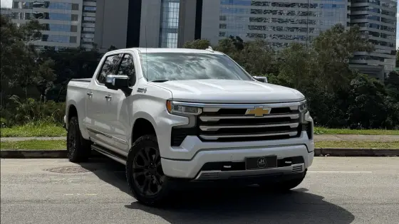 CHEVROLET SILVERADO 5.3 V8 GASOLINA 1500 HIGH COUNTRY 4X4 AUTOMÁTICO CHEVROLET SILVERADO 5.3 V8 GASOLINA 1500 HIGH COUNTRY 4X4 AUTOMÁTICO
