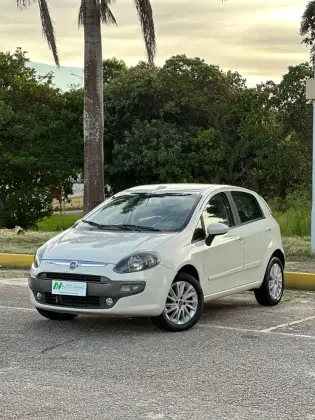 FIAT PUNTO 1.6 ESSENCE 16V FLEX 4P MANUAL FIAT PUNTO 1.6 ESSENCE 16V FLEX 4P MANUAL