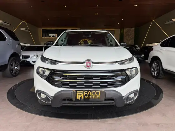 FIAT TORO 2.4 16V MULTIAIR FLEX VOLCANO AT9 FIAT TORO 2.4 16V MULTIAIR FLEX VOLCANO AT9