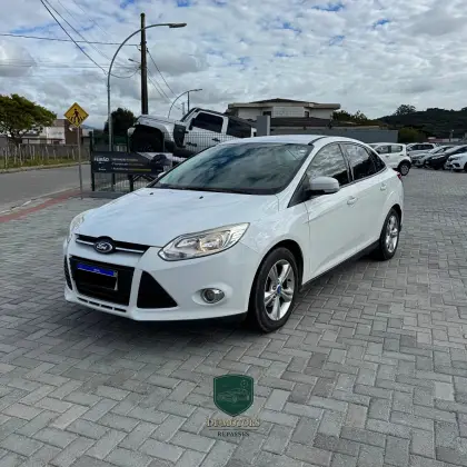 FORD FOCUS 2.0 SE SEDAN 16V FLEX 4P POWERSHIFT