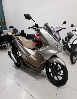 HONDA PCX DLX HONDA PCX DLX