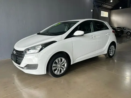 HYUNDAI HB20 1.0 COMFORT PLUS 12V FLEX 4P MANUAL HYUNDAI HB20 1.0 COMFORT PLUS 12V FLEX 4P MANUAL