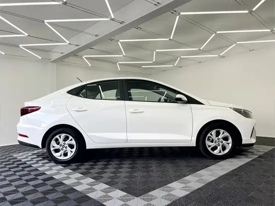 HYUNDAI-HB20S-2024
