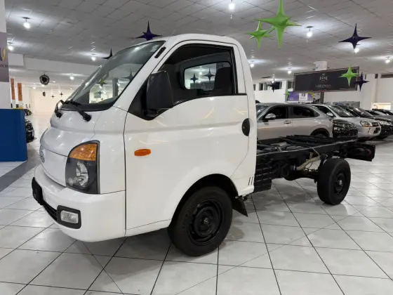 HYUNDAI HR 2.5 LONGO SEM CAÇAMBA 4X2 16V 130CV TURBO INTERCOOLER DIESEL 2P MANUAL HYUNDAI HR 2.5 LONGO SEM CAÇAMBA 4X2 16V 130CV TURBO INTERCOOLER DIESEL 2P MANUAL