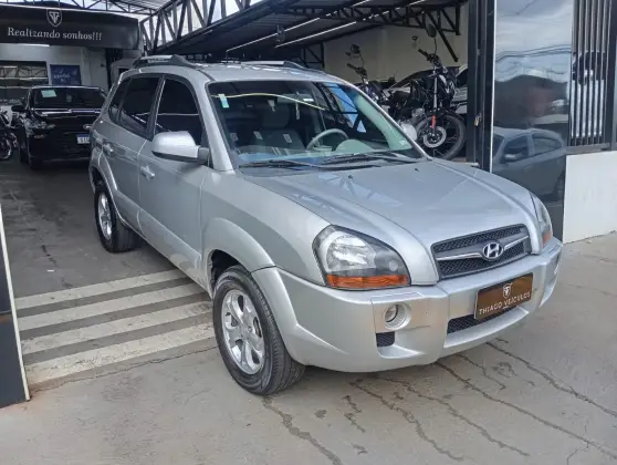 HYUNDAI TUCSON 2.0 MPFI GLS 16V 143CV 2WD FLEX 4P AUTOMÁTICO HYUNDAI TUCSON 2.0 MPFI GLS 16V 143CV 2WD FLEX 4P AUTOMÁTICO