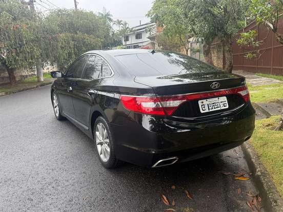 HYUNDAI-AZERA-2015