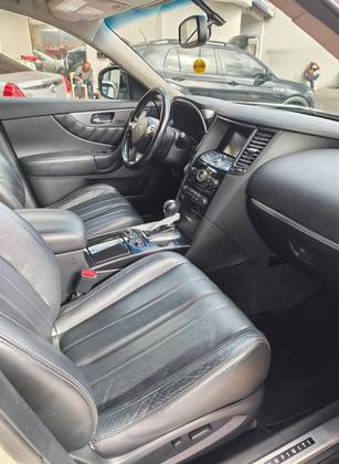 Infiniti FX37 3.7 AWD V6 24V Gasolina 4P Automático