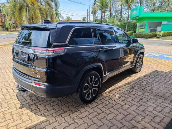JEEP-COMMANDER-2024
