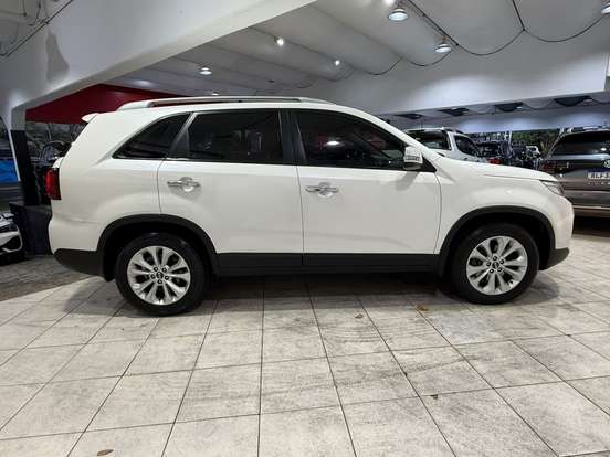 KIA-SORENTO-2014