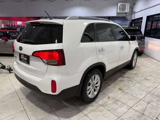 KIA-SORENTO-2014