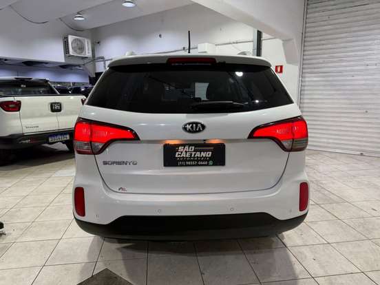 KIA-SORENTO-2014