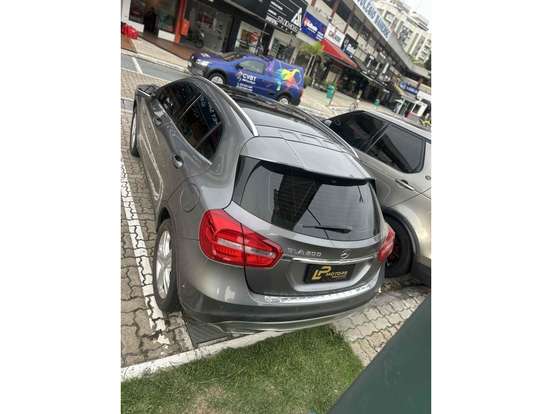 MERCEDES-BENZ-GLA 200-2017