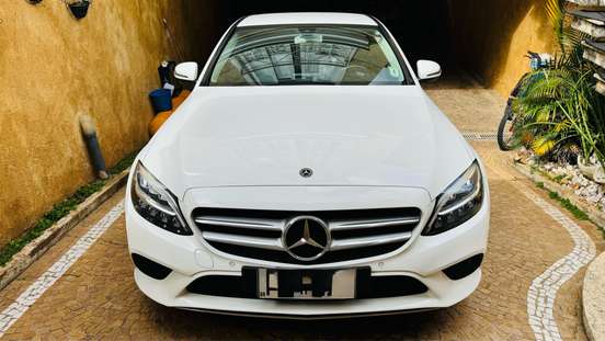 MERCEDES-BENZ-C 180-2019