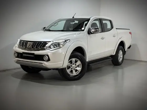 MITSUBISHI L200 TRITON 2.4 16V TURBO DIESEL SPORT HPE TOP CD 4P 4X4 AUTOMÁTICO