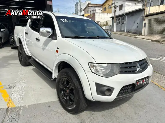 MITSUBISHI L200 TRITON 2.4 HLS 4X2 CD 16V FLEX 4P MANUAL MITSUBISHI L200 TRITON 2.4 HLS 4X2 CD 16V FLEX 4P MANUAL