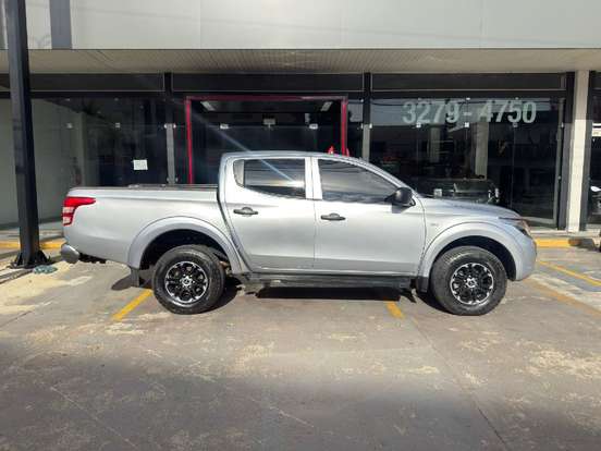 MITSUBISHI-L200 TRITON-2023