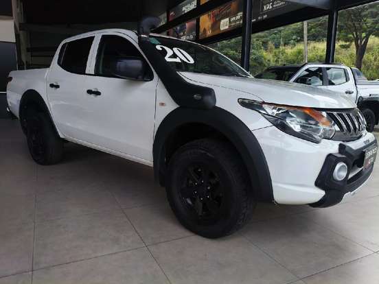MITSUBISHI-L200 TRITON-2.4 16V TURBO DIESEL SPORT GLS CD 4P 4X4 AUTOMÁTICO MITSUBISHI-L200 TRITON-2019