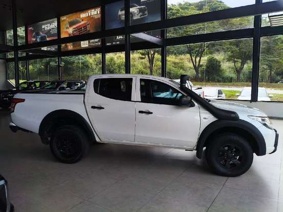 MITSUBISHI-L200 TRITON-2.4 16V TURBO DIESEL SPORT GLS CD 4P 4X4 AUTOMÁTICO MITSUBISHI-L200 TRITON-2019
