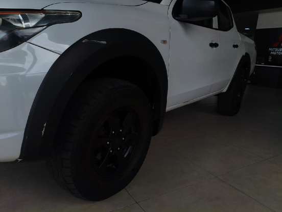MITSUBISHI-L200 TRITON-2.4 16V TURBO DIESEL SPORT GLS CD 4P 4X4 AUTOMÁTICO MITSUBISHI-L200 TRITON-2019