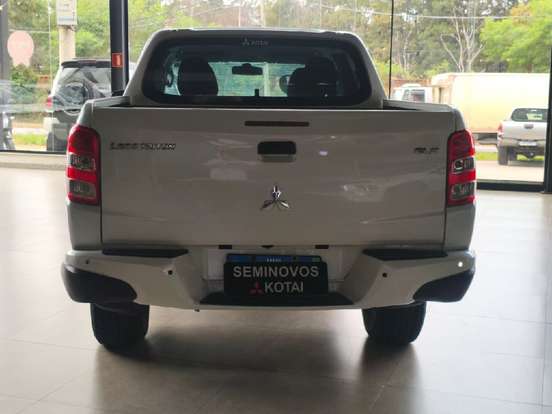 MITSUBISHI-L200 TRITON-2.4 16V TURBO DIESEL SPORT GLS CD 4P 4X4 AUTOMÁTICO MITSUBISHI-L200 TRITON-2019