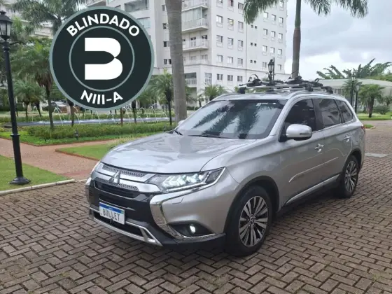 MITSUBISHI OUTLANDER 2.2 MIVEC DI-D DIESEL HPE-S AWD AUTOMÁTICO MITSUBISHI OUTLANDER 2.2 MIVEC DI-D DIESEL HPE-S AWD AUTOMÁTICO