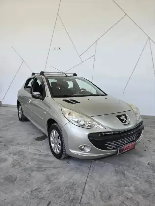 PEUGEOT 207 1.4 XR SPORT 8V FLEX 4P MANUAL PEUGEOT 207 1.4 XR SPORT 8V FLEX 4P MANUAL