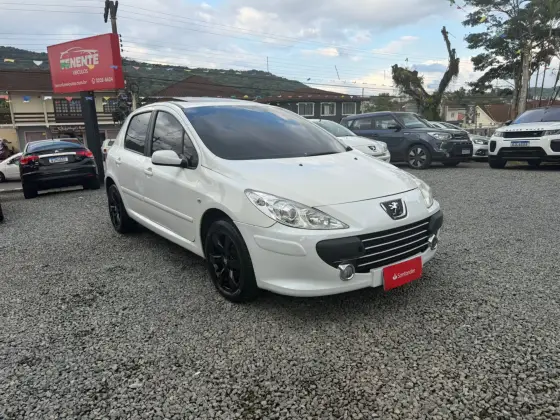PEUGEOT 307 1.6 PRESENCE PACK 16V FLEX 4P MANUAL PEUGEOT 307 1.6 PRESENCE PACK 16V FLEX 4P MANUAL